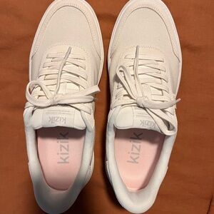 kizik Women’s Cream Casual Sneakers with Pink Insole